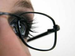 Выбор между очками и линзами